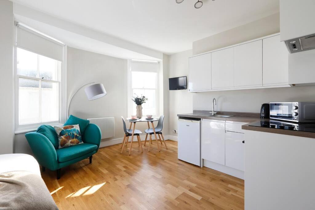 Cosy Studio Flat Moments From The Beach, Kemptown Hove Esterno foto